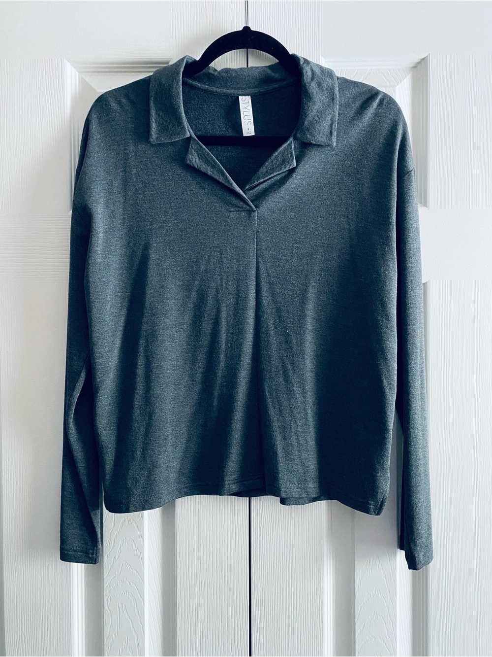 STYLUS COLLARED V NECK LONG SLEEVE MODAL STRETCH TOP ATHLEISURE LOUNGE Gray S